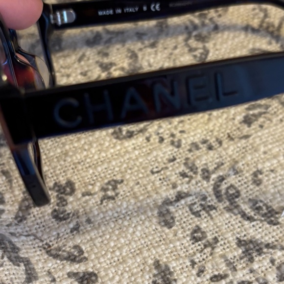 Chanel eyeglass frames - Picture 3 of 3